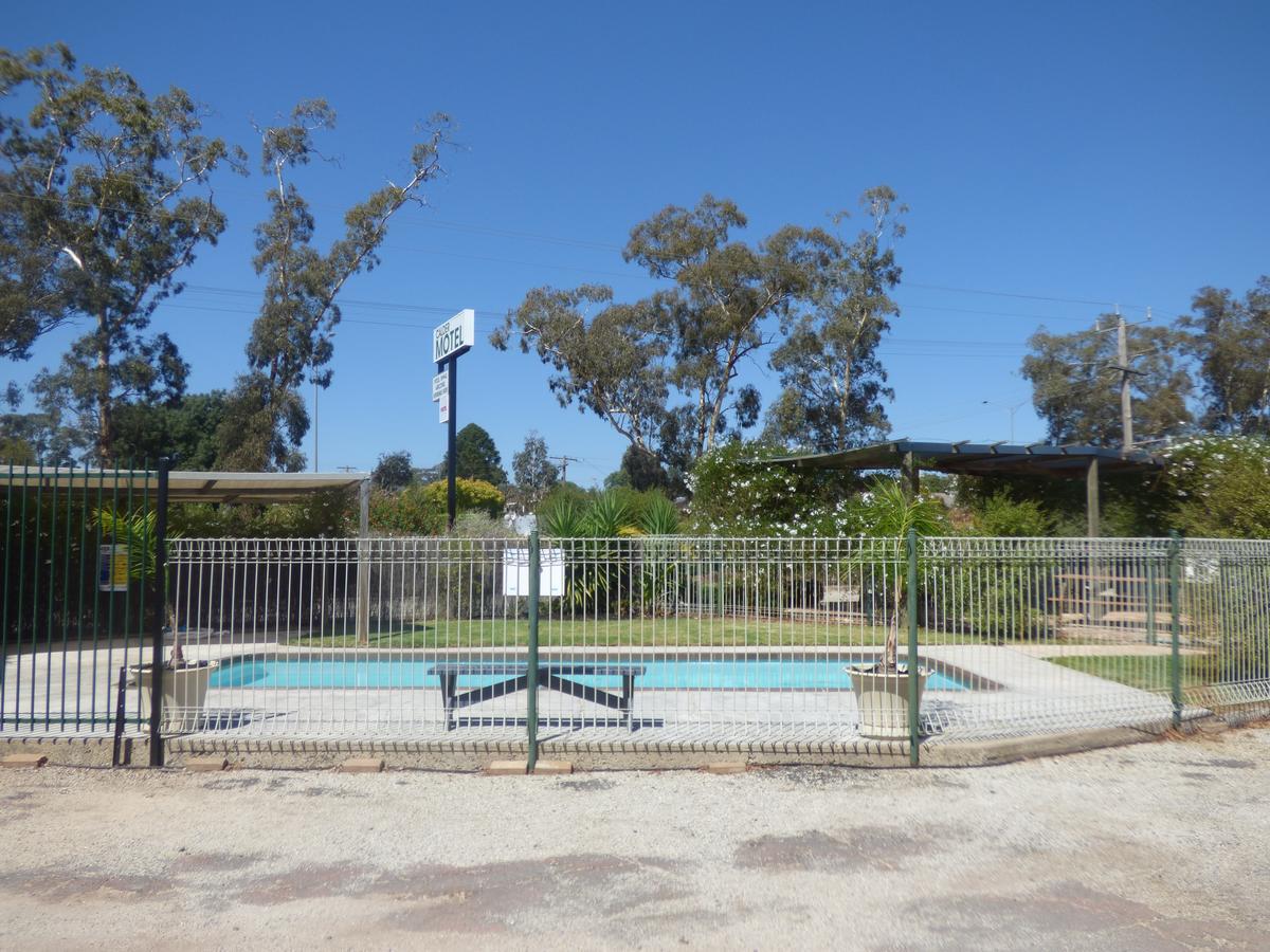 Calder Family Motel Bendigo Esterno foto