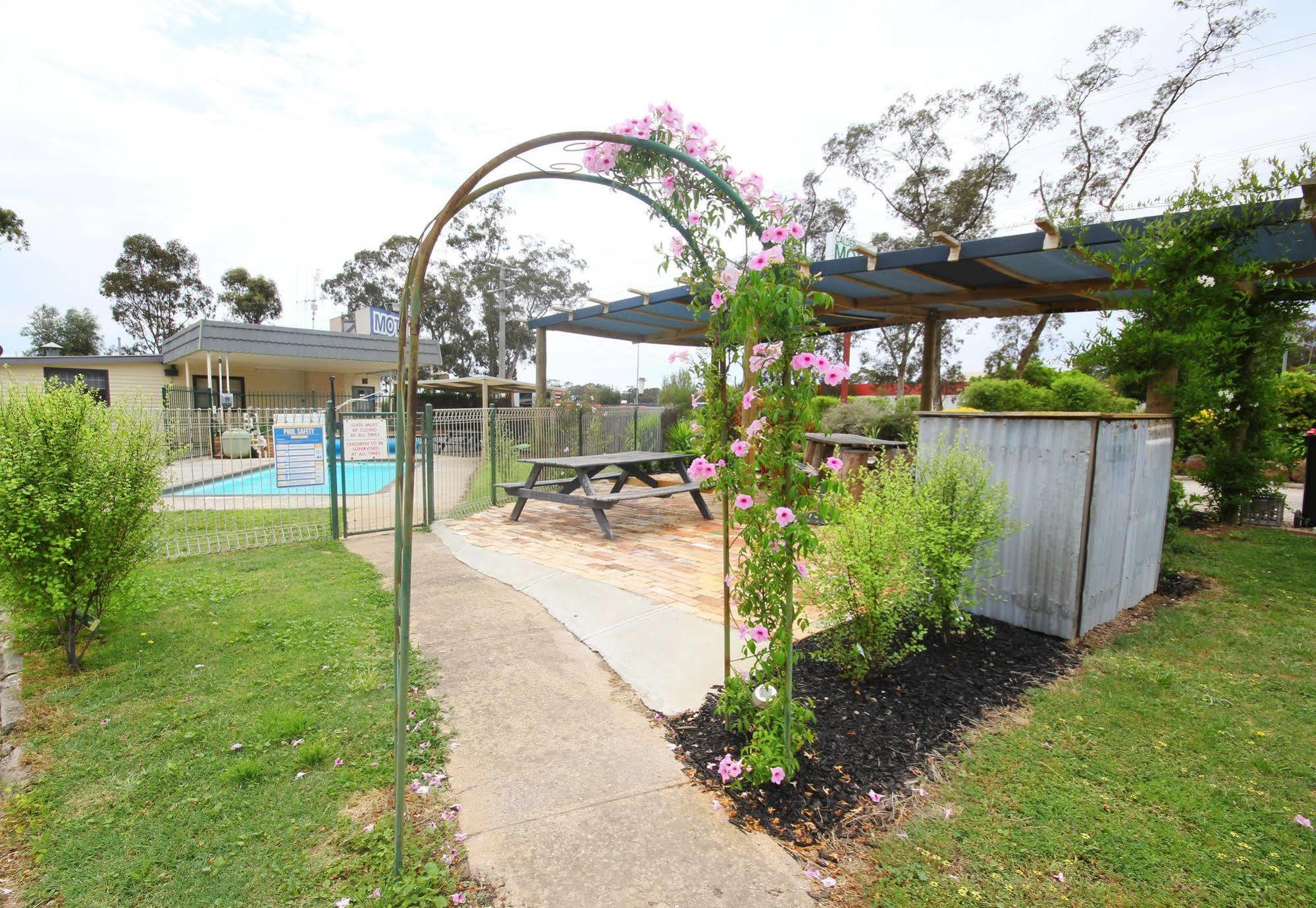 Calder Family Motel Bendigo Esterno foto